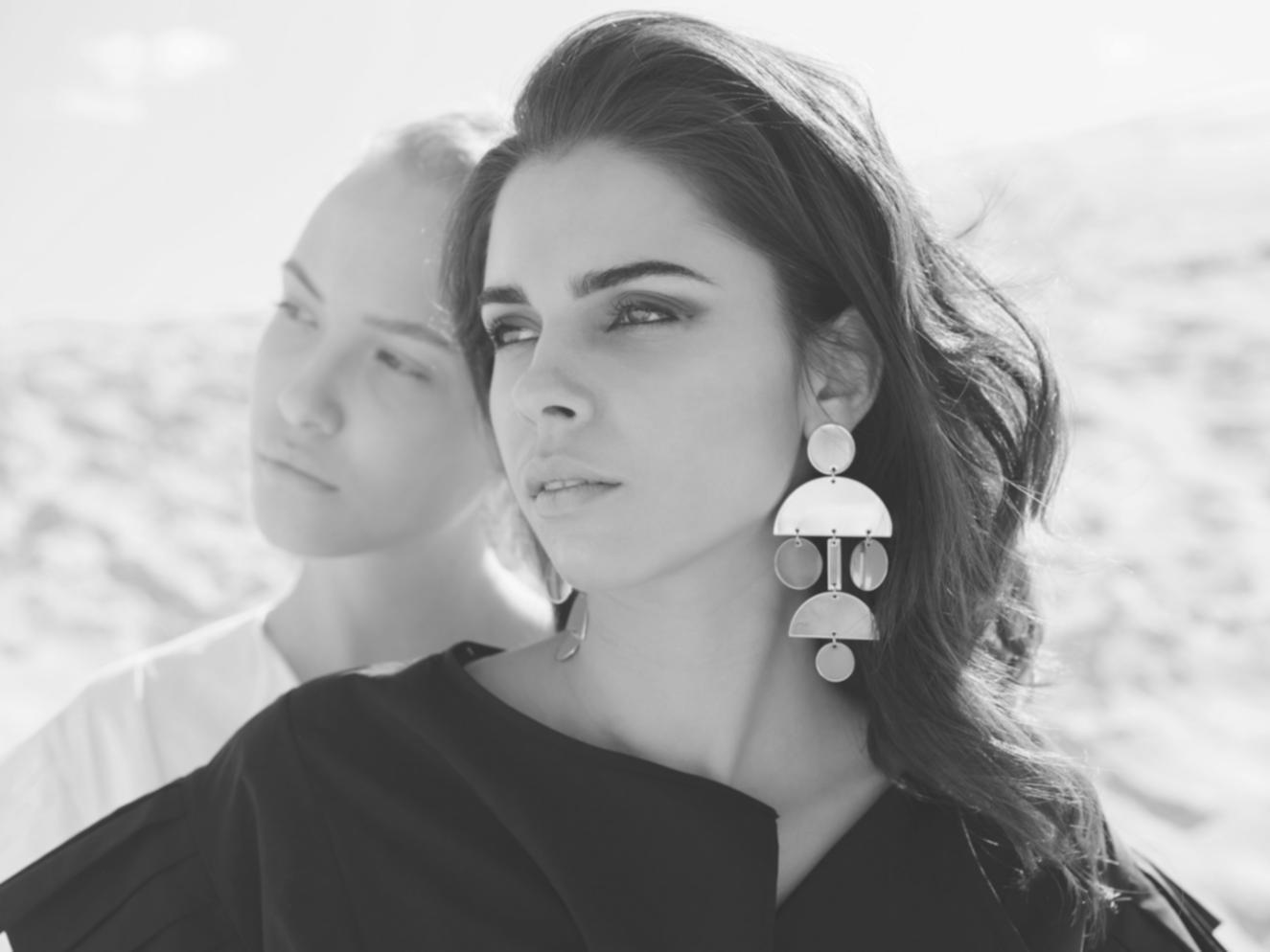 Laboratorio di hair styling con attrezzature professionali